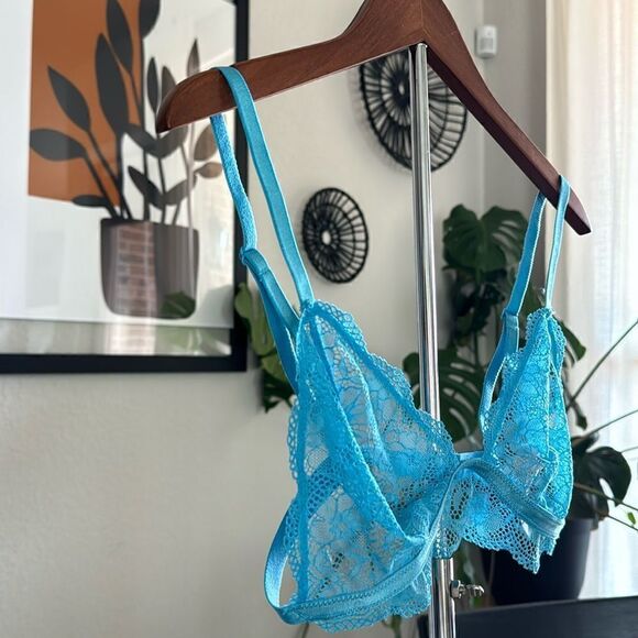 NWOT Free People Bright Eyes Bralette Blue Lace Sheer Flirty Romantic Adjustable - Picture 7 of 16